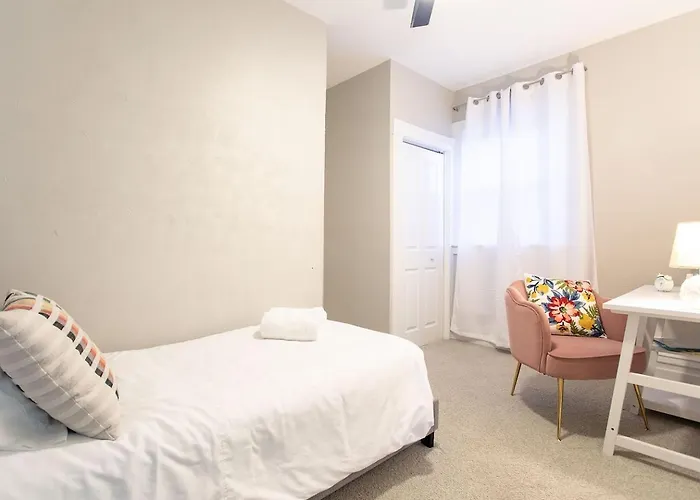 Apartment Family & Pet Friendly With Fast Wi-fi *