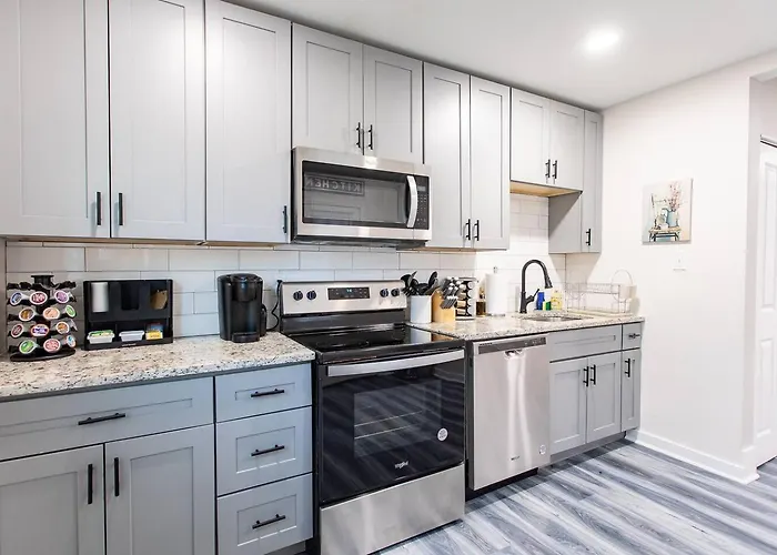 Family & Pet Friendly With Fast Wi-fi Apartment *