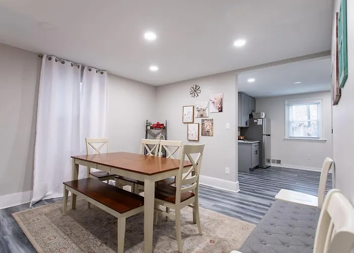 Family & Pet Friendly With Fast Wi-fi Apartment *