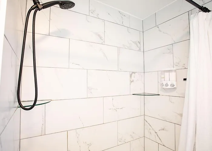 Family & Pet Friendly With Fast Wi-fi Apartment Pittsburgh