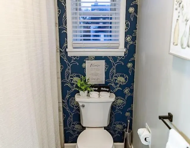 Apartment Family & Pet Friendly With Fast Wi-fi Pittsburgh