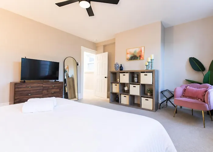 Family & Pet Friendly With Fast Wi-fi Apartment *